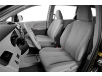 2014 Toyota Sienna 5dr LE 8-Pass FWD Interior Shot 4