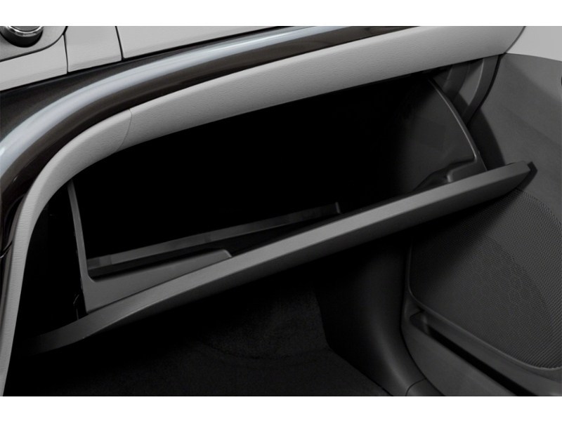 2014 Toyota Sienna 5dr LE 8-Pass FWD Interior Shot 3