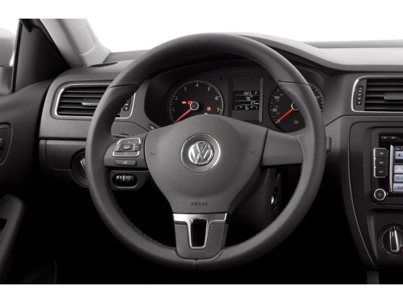 2014 Volkswagen Jetta 4dr 1.8 TSI Man Comfortline Interior Shot 2