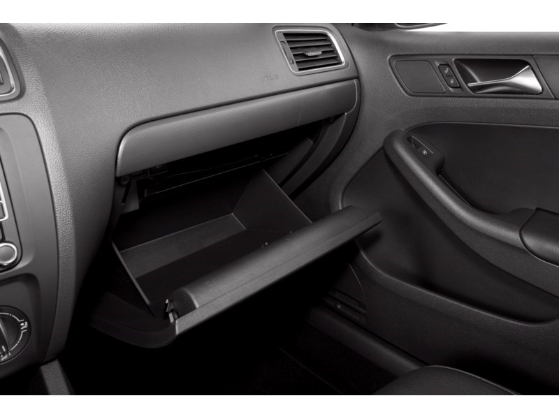 2014 Volkswagen Jetta 4dr 1.8 TSI Auto Comfortline Interior Shot 3