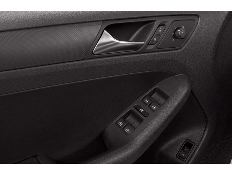 2014 Volkswagen Jetta 4dr 1.8 TSI Man Comfortline Exterior Shot 10