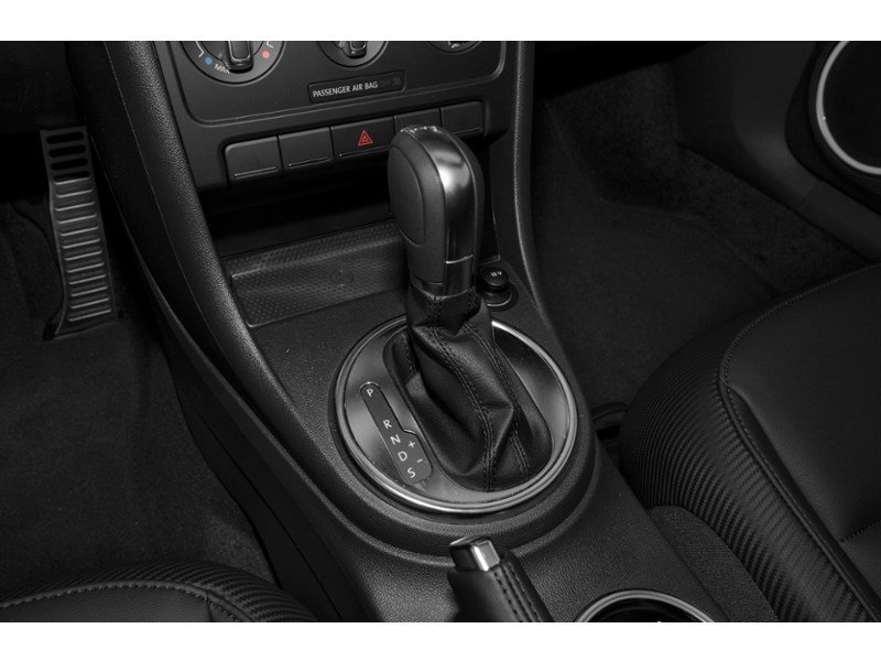 2015 Volkswagen The Beetle 2dr Conv 1.8 TSI Auto Comfortline Exterior Shot 12