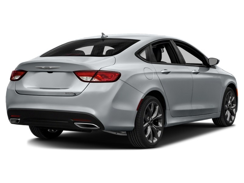 2016 Chrysler 200 S AWD Exterior Shot 2