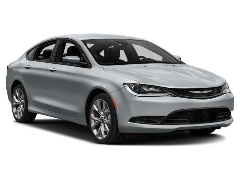 2016 Chrysler 200 S AWD Exterior Shot 9
