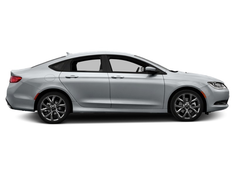 2016 Chrysler 200 S AWD Exterior Shot 11