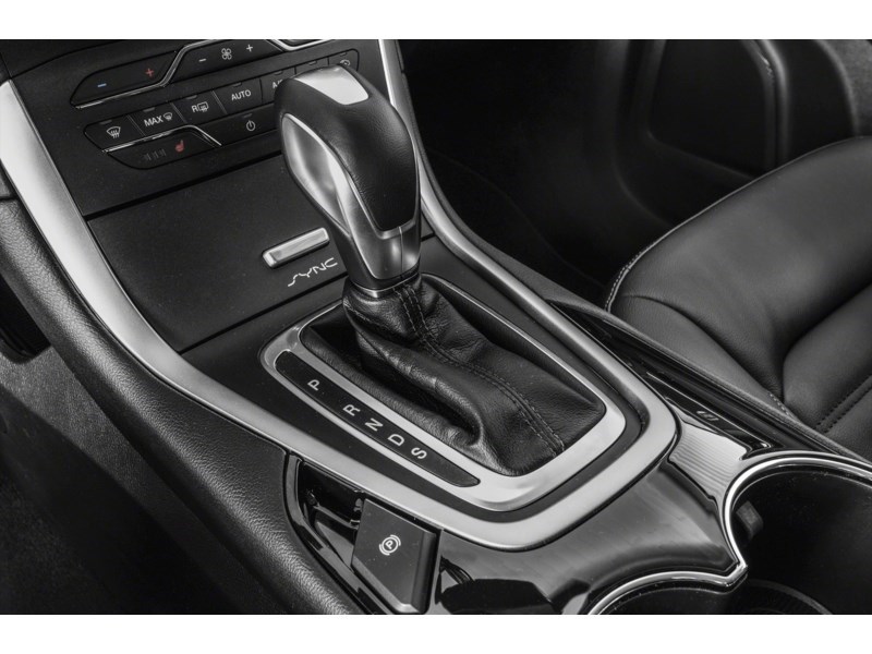 2016 Ford Edge 4dr Titanium AWD Exterior Shot 12