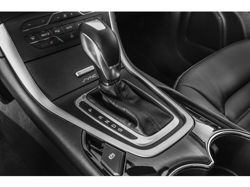 2017 Ford Edge 4dr Titanium AWD Exterior Shot 12