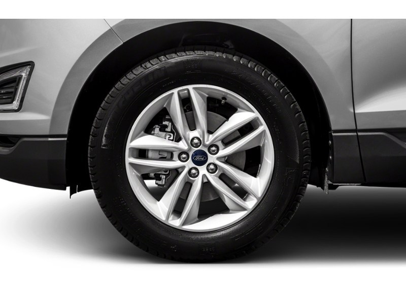 2017 Ford Edge 4dr Titanium AWD Exterior Shot 5