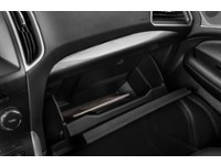 2017 Ford Edge 4dr Titanium AWD Interior Shot 4