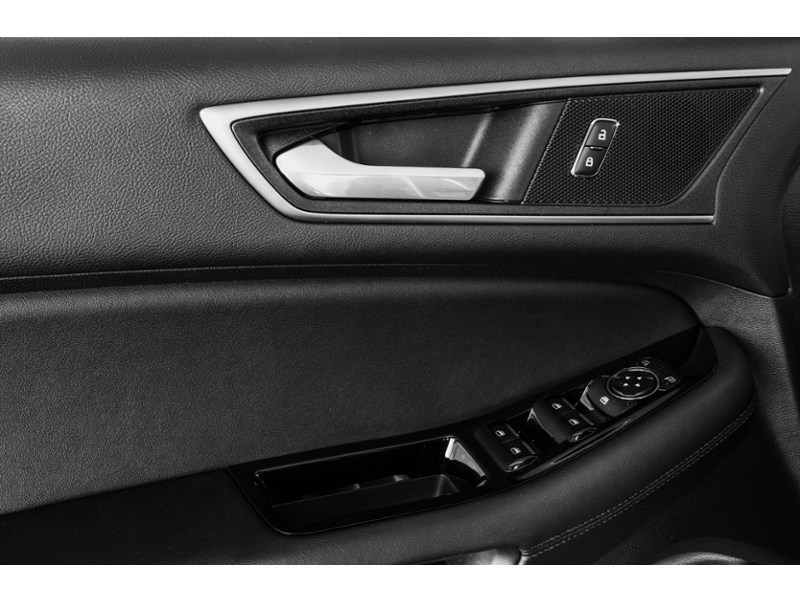2017 Ford Edge 4dr Titanium AWD Exterior Shot 15
