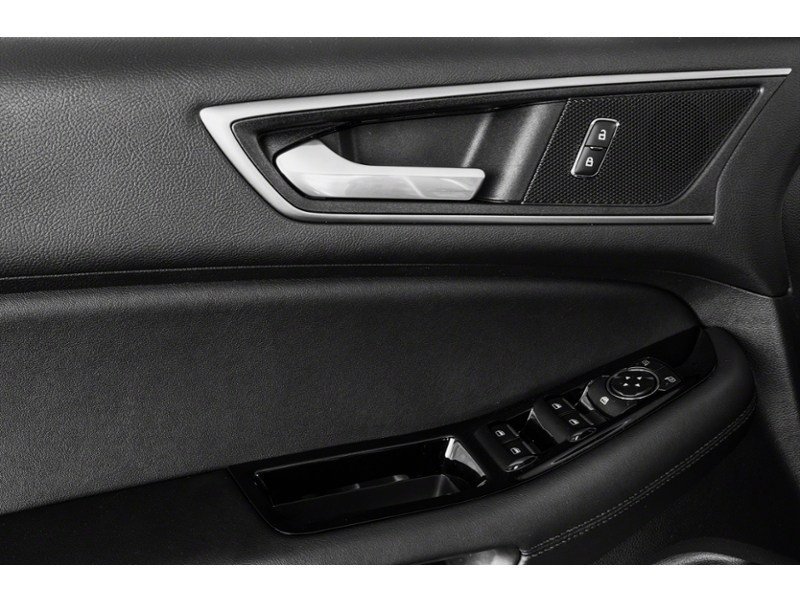 2017 Ford Edge 4dr Titanium AWD Exterior Shot 15