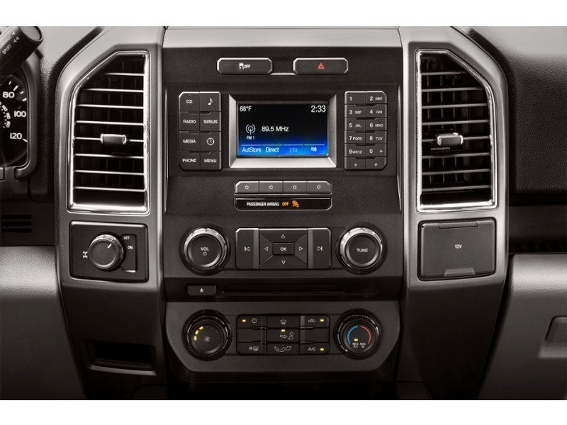 2016 Ford F-150 4WD SuperCrew 145" XLT Interior Shot 2