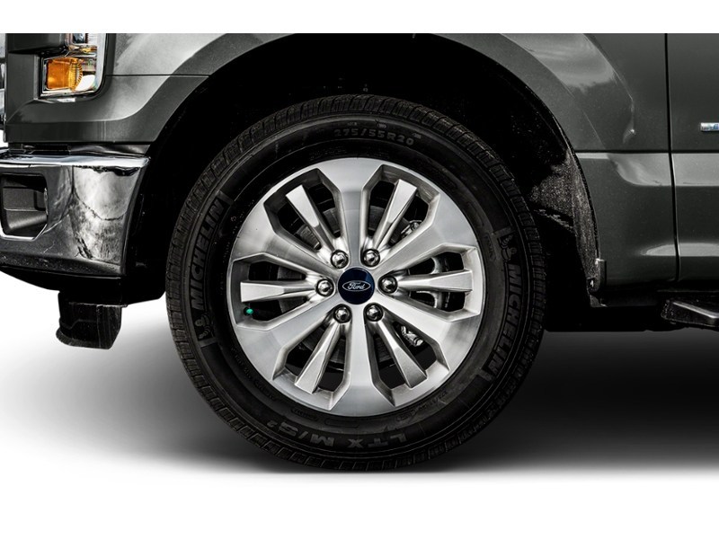 2016 Ford F-150 4WD SuperCrew 145" XLT Exterior Shot 5