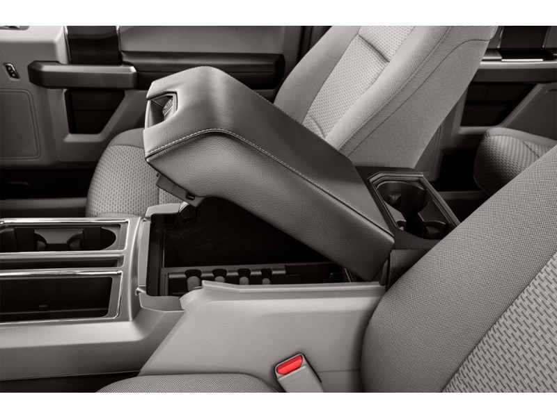 2016 Ford F-150 4WD SuperCrew 145" XLT Interior Shot 8