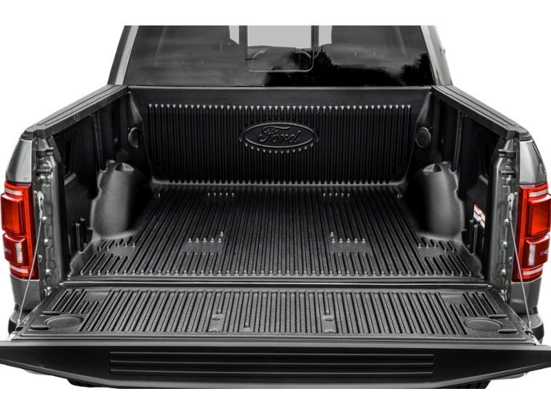 2016 Ford F-150 4WD SuperCrew 145" Lariat Exterior Shot 4