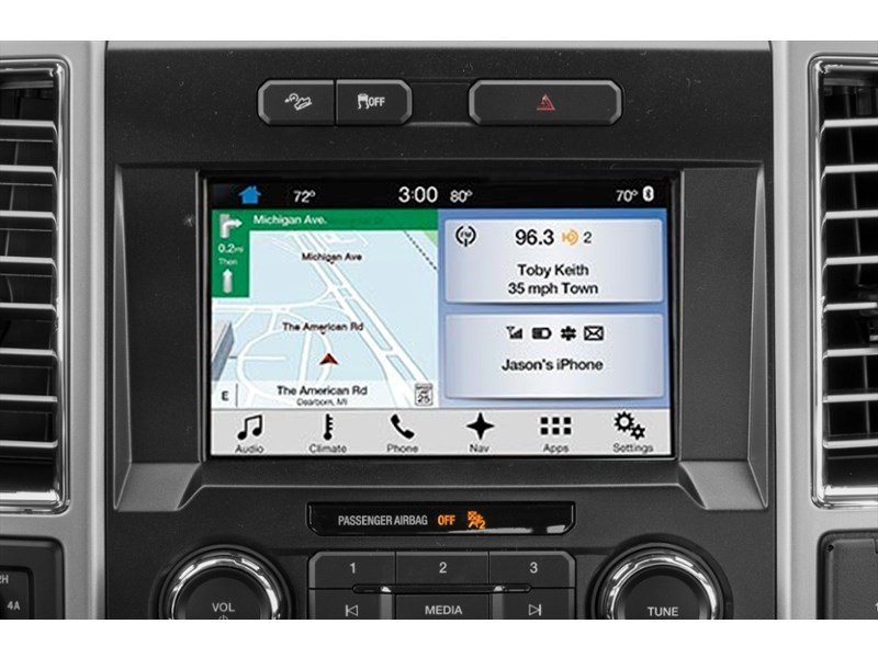 2016 Ford F-150 4WD SuperCrew 145" Lariat Interior Shot 8