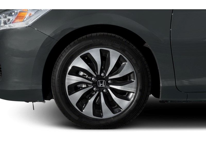 2015 Honda Accord Hybrid 4dr Sdn Touring Exterior Shot 5