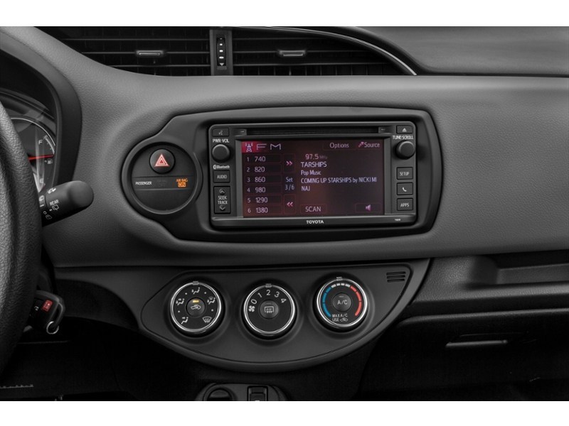 2015 Toyota Yaris 5dr HB Auto LE Interior Shot 2