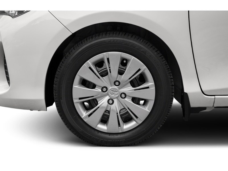 2015 Toyota Yaris 5dr HB Auto LE Exterior Shot 5