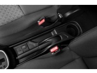 2015 Toyota Yaris 5dr HB Auto LE Interior Shot 8