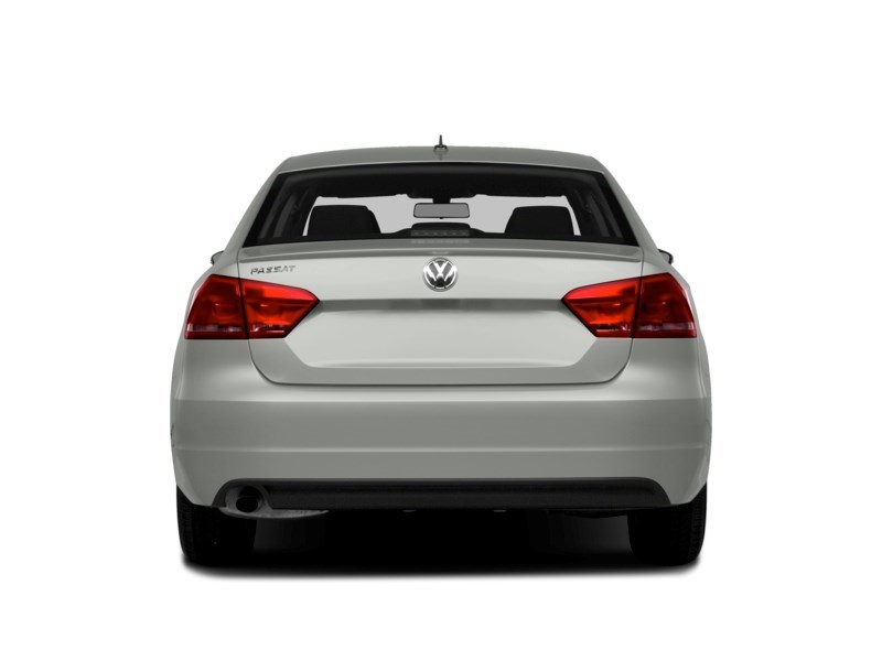 2015 Volkswagen Passat 2.0 TDI Trendline (DSG) Exterior Shot 7