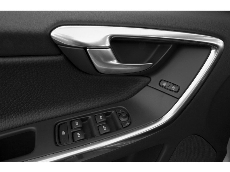2015.5 Volvo XC60 2015.5 FWD 5dr T5 Drive-E Premier Exterior Shot 11