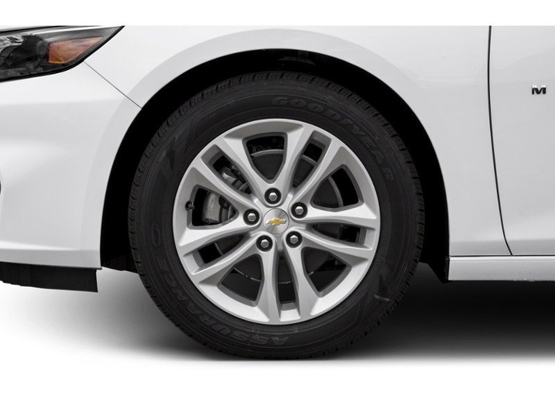 2017 Chevrolet Malibu 4dr Sdn LT w/1LT Exterior Shot 5
