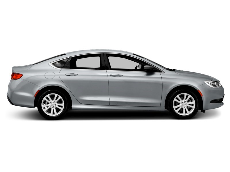 2016 Chrysler 200 4dr Sdn LX FWD Exterior Shot 11