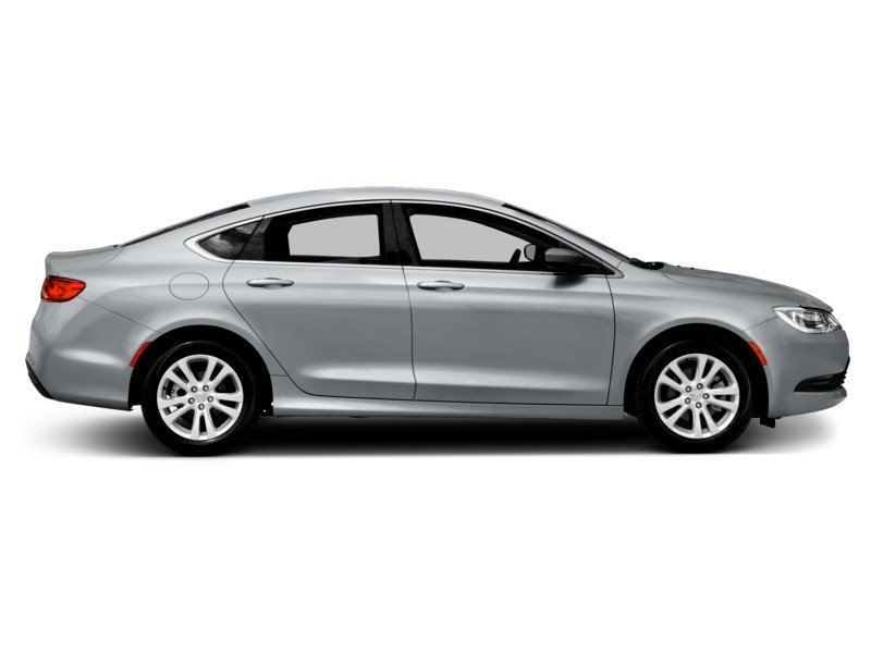 2016 Chrysler 200 4dr Sdn LX FWD Exterior Shot 11