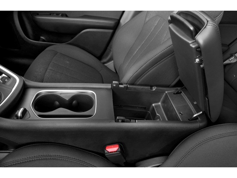 2016 Chrysler 200 4dr Sdn LX FWD Interior Shot 7