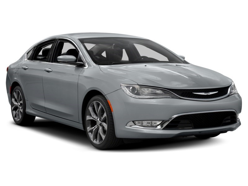 2016 Chrysler 200 4dr Sdn C FWD Exterior Shot 9