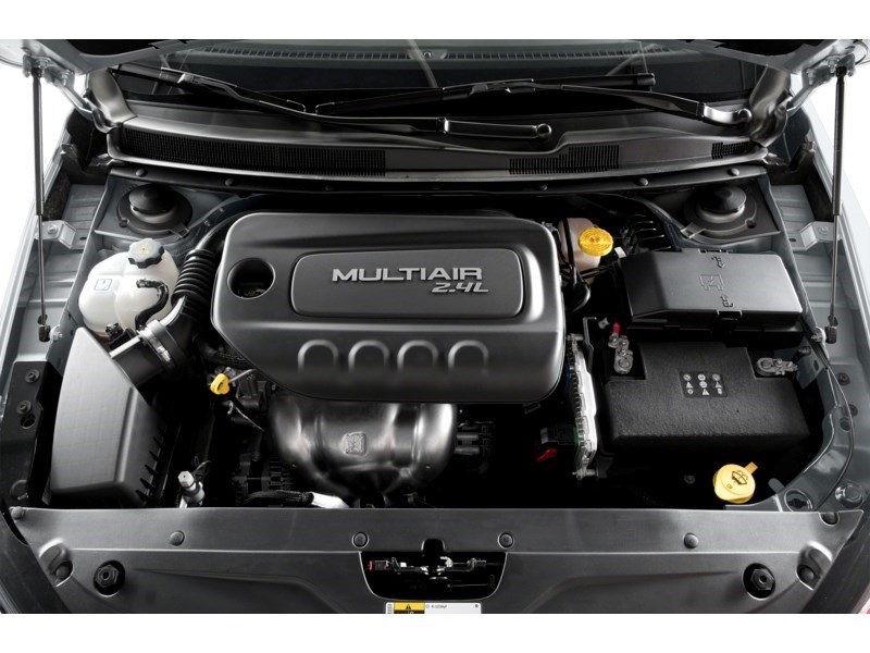 2016 Chrysler 200 4dr Sdn C FWD Exterior Shot 3