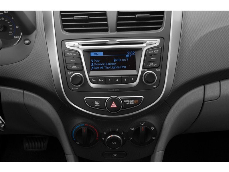 2017 Hyundai Accent 4dr Sdn Auto GL Interior Shot 2