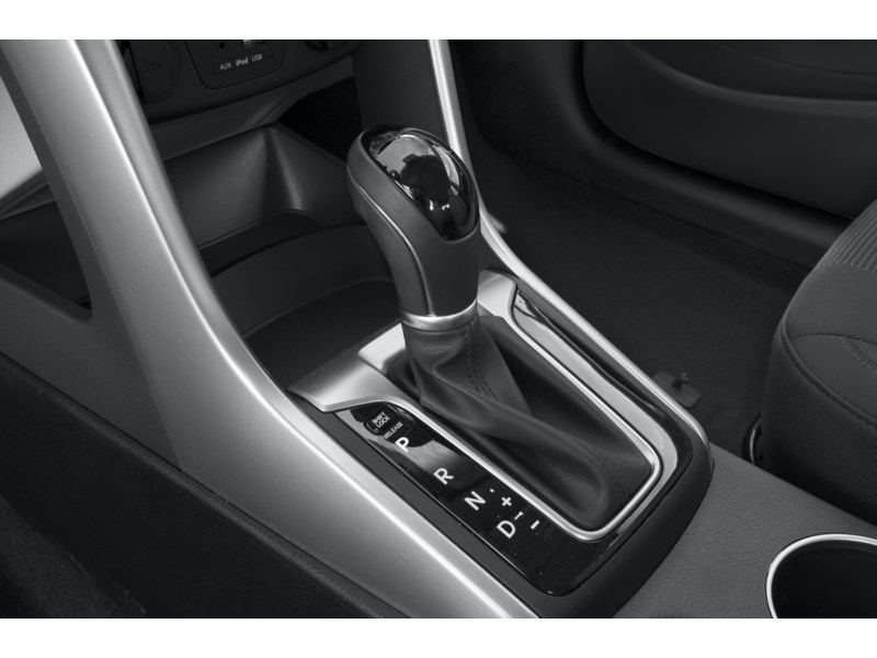 2016 Hyundai Elantra GT 5dr HB Auto GL Exterior Shot 12