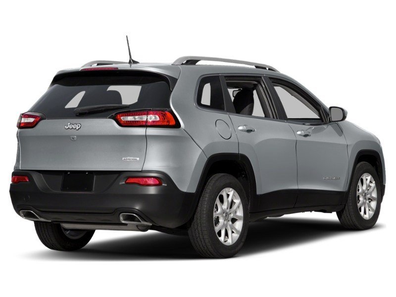 2015 Jeep Cherokee FWD 4dr North Exterior Shot 2