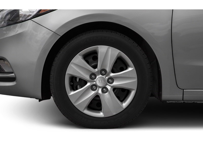 2016 Kia Forte 5dr HB Man LX+ Exterior Shot 5