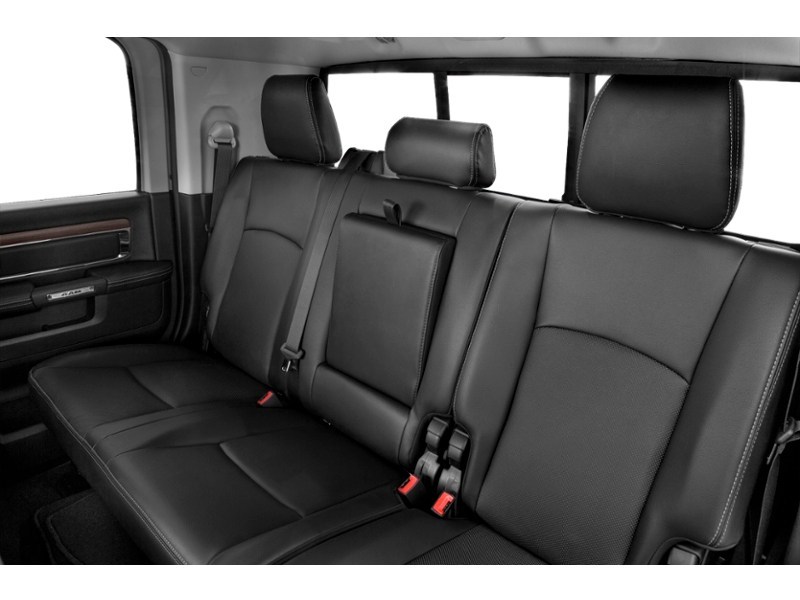 2018 RAM 2500 Laramie 4x4 Mega Cab 6'4" Box Interior Shot 5