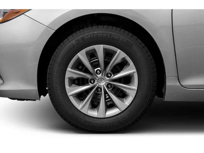 2017 Toyota Camry 4dr Sdn I4 Auto LE Exterior Shot 5