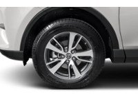 2017 Toyota RAV4 FWD 4dr XLE Exterior Shot 4