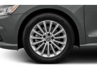 2016 Volkswagen Passat 4dr Sdn 1.8 TSI Auto Comfortline Exterior Shot 5