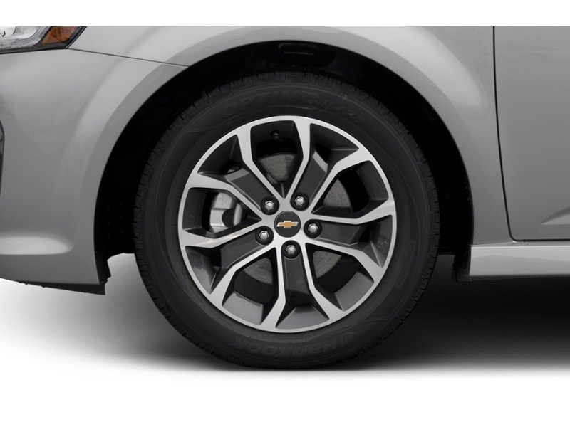 2018 Chevrolet Sonic 5dr HB Auto LT Exterior Shot 5