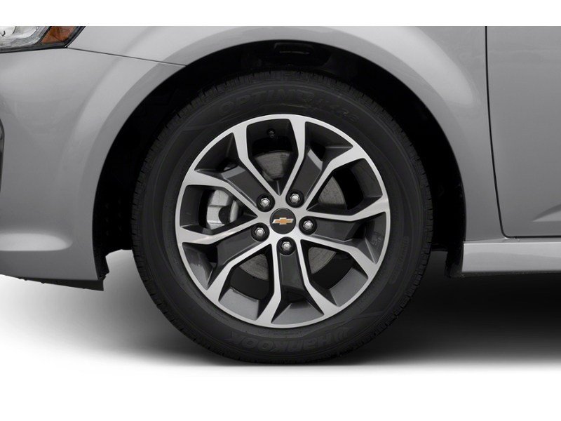 2018 Chevrolet Sonic 5dr HB Auto LT Exterior Shot 5