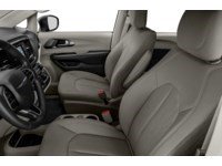 2018 Chrysler Pacifica L 2WD Interior Shot 4