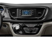 2018 Chrysler Pacifica L 2WD Interior Shot 2