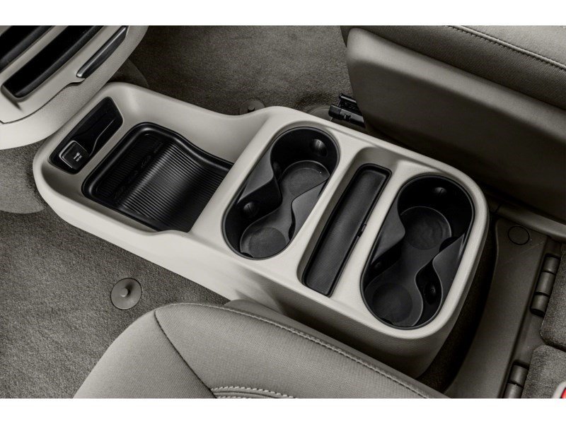 2018 Chrysler Pacifica L 2WD Interior Shot 7