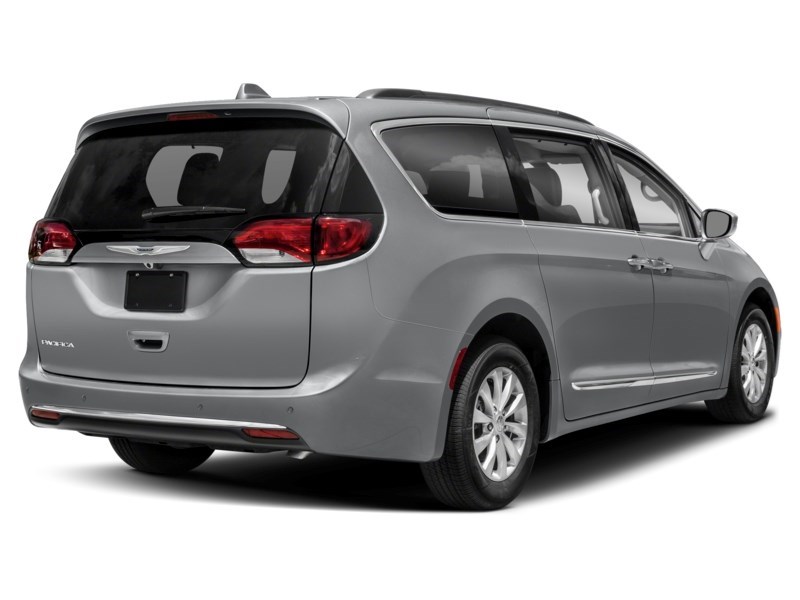 2020 Chrysler Pacifica Touring-L Plus FWD Exterior Shot 2