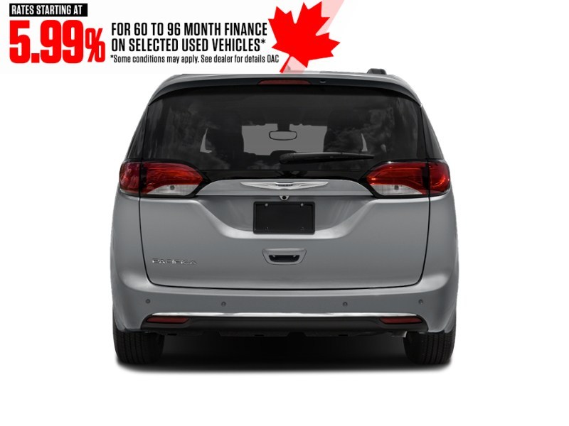 2017 Chrysler Pacifica 4dr Wgn Limited Exterior Shot 8