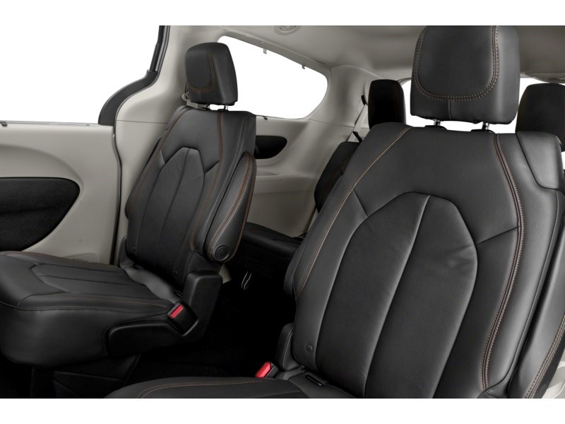 2020 Chrysler Pacifica Touring-L Plus FWD Interior Shot 5