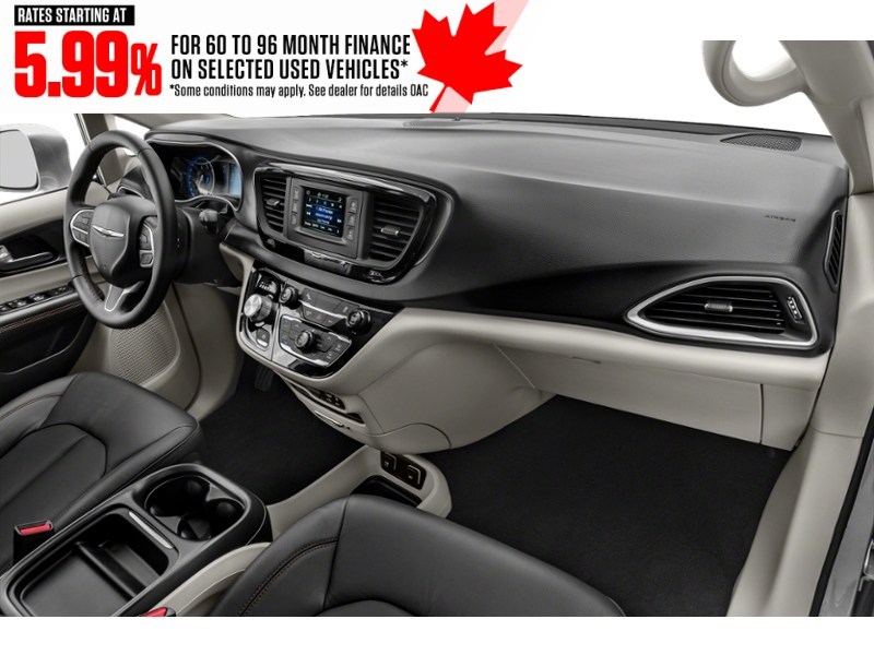2020 Chrysler Pacifica Limited 35th Anniversary FWD *Ltd Avail* Interior Shot 1