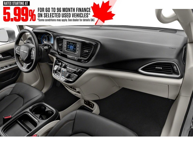 2020 Chrysler Pacifica Limited 35th Anniversary FWD *Ltd Avail* Interior Shot 1